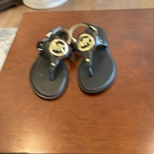 MK women’s sandal new size 7